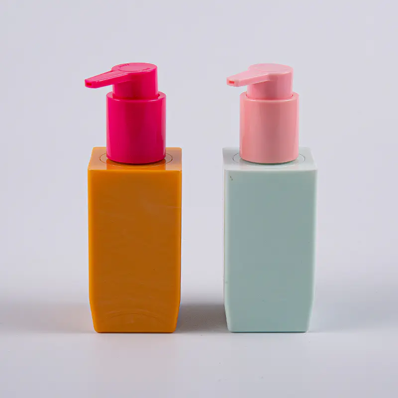 Mulighed for flere farver Firkantet form 50 ml PETG tyk væg lotionflaske med plastikpumpe 