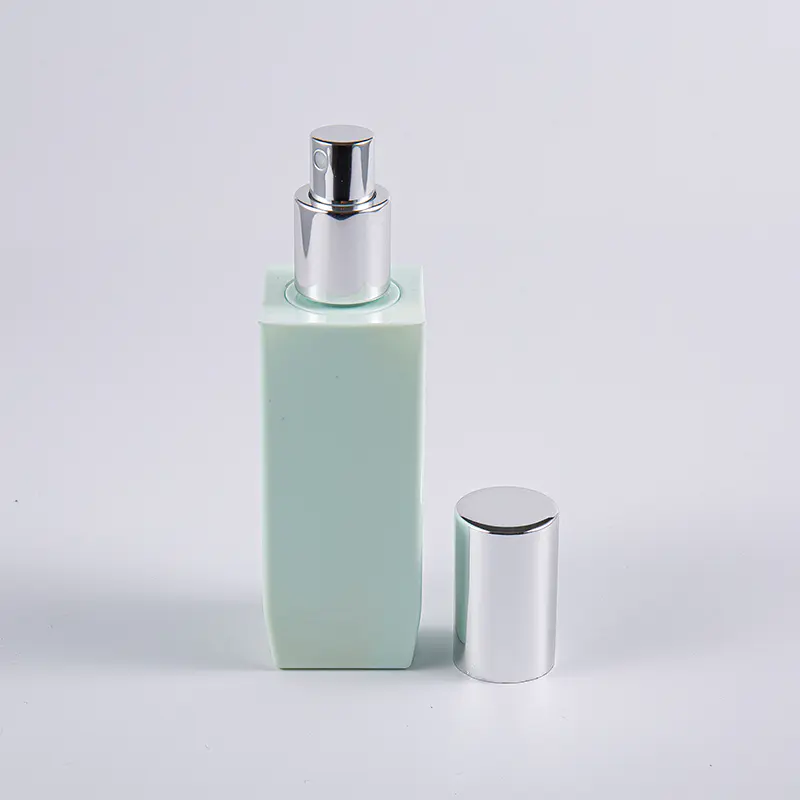 Mulighed for flere farver Firkantet form 100 ml PETG tyk væg lotionflaske med aluminiumspumpehætte 